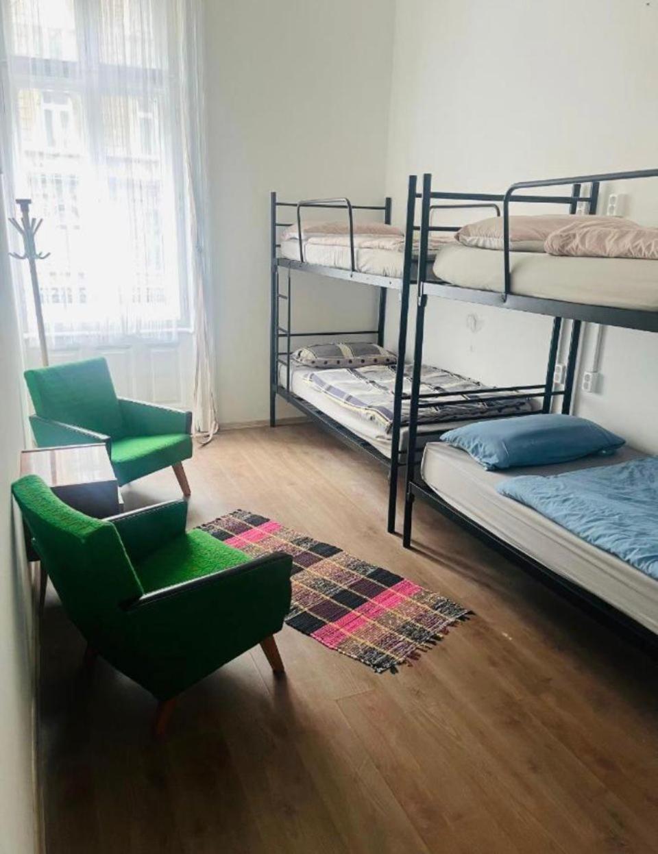 Ejjeli Majom Hostel Budapest Exterior photo